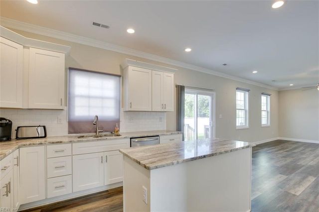 100 Wren RD, Suffolk, VA 23432
