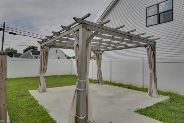 100 Wren RD, Suffolk, VA 23432