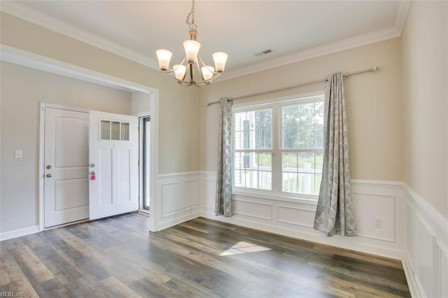 100 Wren RD, Suffolk, VA 23432