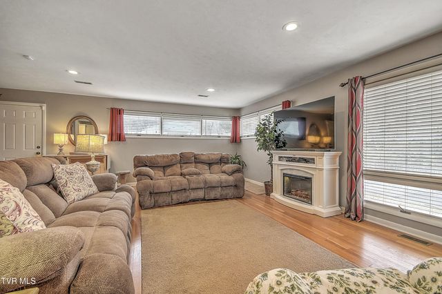 806 Hollis Street, Kingsport, TN 37660