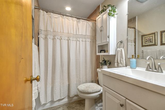 806 Hollis Street, Kingsport, TN 37660