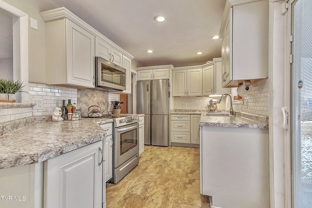 806 Hollis Street, Kingsport, TN 37660