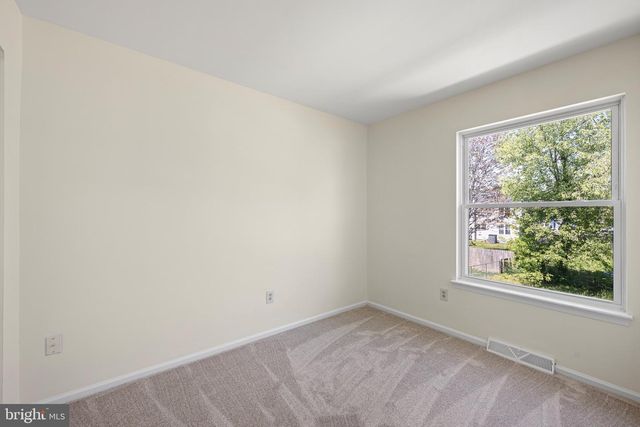 1207 S FARMVIEW DR, Dover, DE 19904