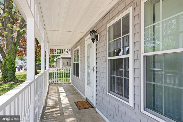 1207 S FARMVIEW DR, Dover, DE 19904