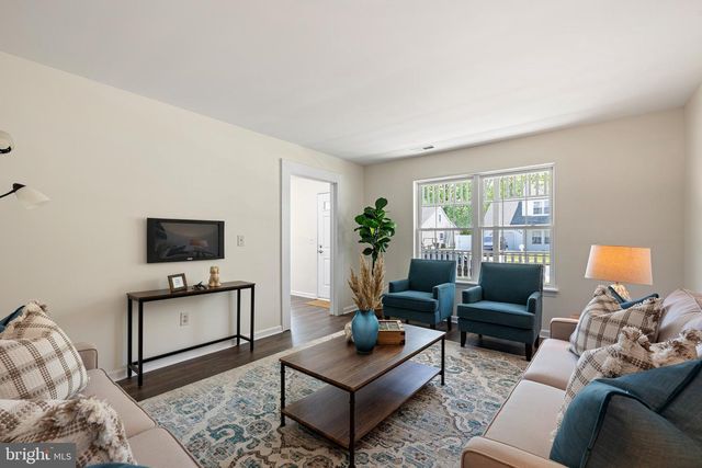 1207 S FARMVIEW DR, Dover, DE 19904