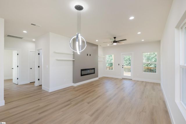 110 Simmons Road, Woodruff, SC 29388