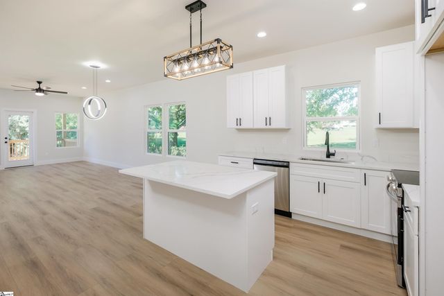 110 Simmons Road, Woodruff, SC 29388