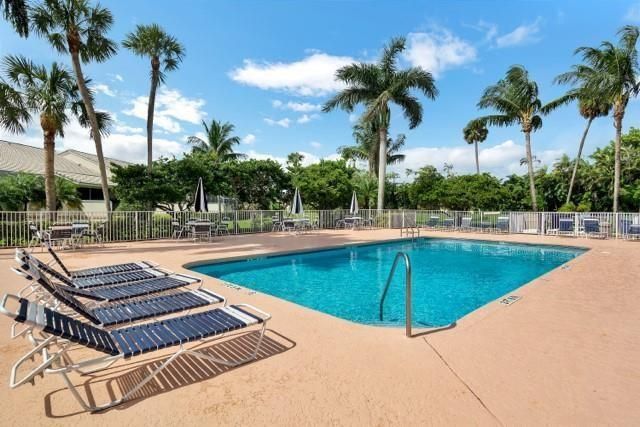 676 W Palm Aire Drive, Pompano Beach, FL 33069