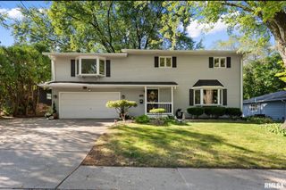 917 32ND Avenue Court, Moline, IL 61265