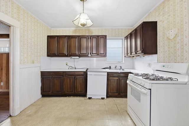 66 Calumet St, Revere, MA 02151
