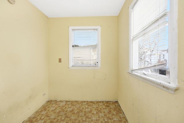 66 Calumet St, Revere, MA 02151