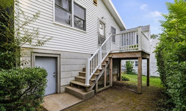 66 Calumet St, Revere, MA 02151