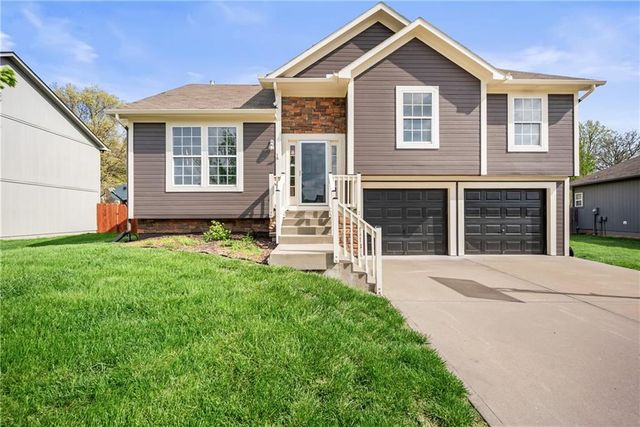 930 NW Scenic Drive, Grain Valley, MO 64029