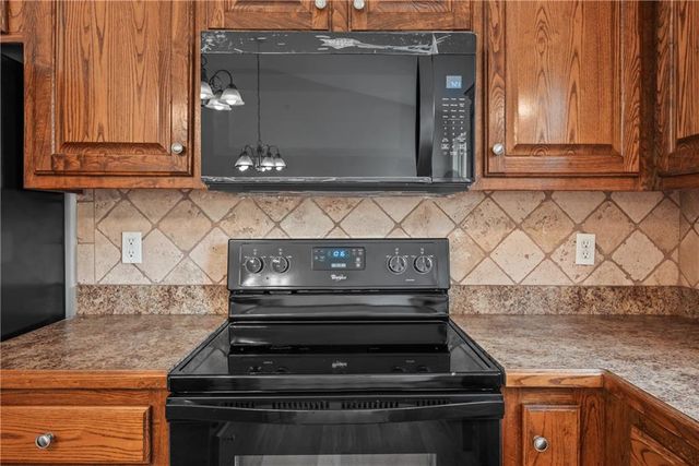 930 NW Scenic Drive, Grain Valley, MO 64029