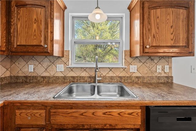 930 NW Scenic Drive, Grain Valley, MO 64029