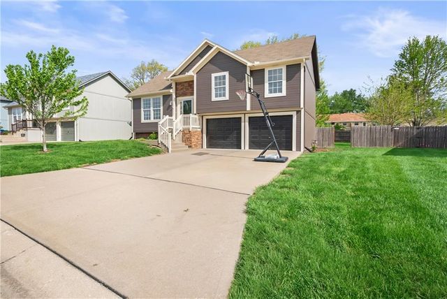 930 NW Scenic Drive, Grain Valley, MO 64029