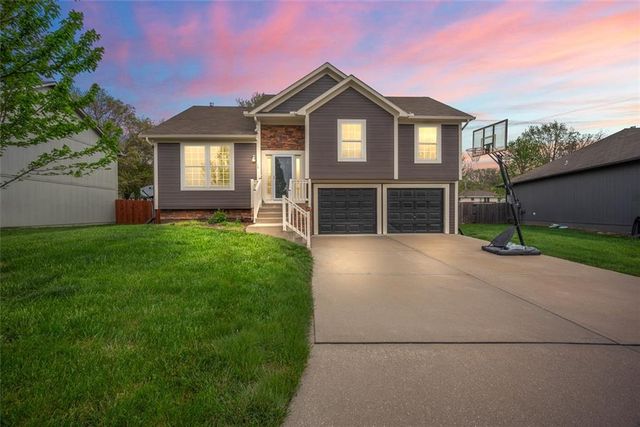 930 NW Scenic Drive, Grain Valley, MO 64029