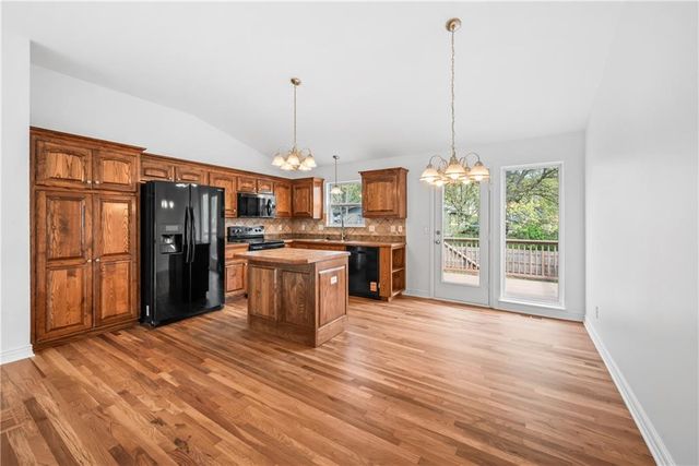 930 NW Scenic Drive, Grain Valley, MO 64029