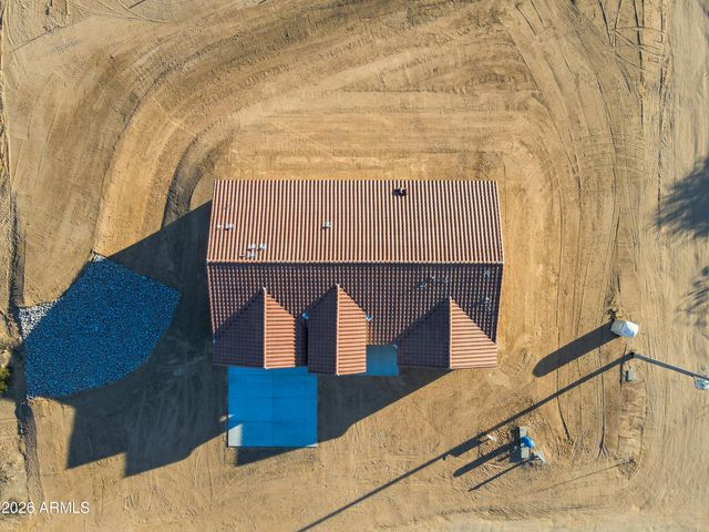 33279 W Alta Vista Road, Tonopah, AZ 85354