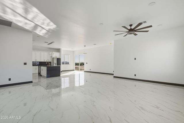 33279 W Alta Vista Road, Tonopah, AZ 85354