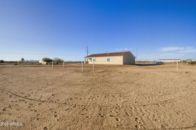33279 W Alta Vista Road, Tonopah, AZ 85354