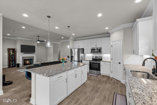 269 St Edmunds Way, Bossier City, LA 71111