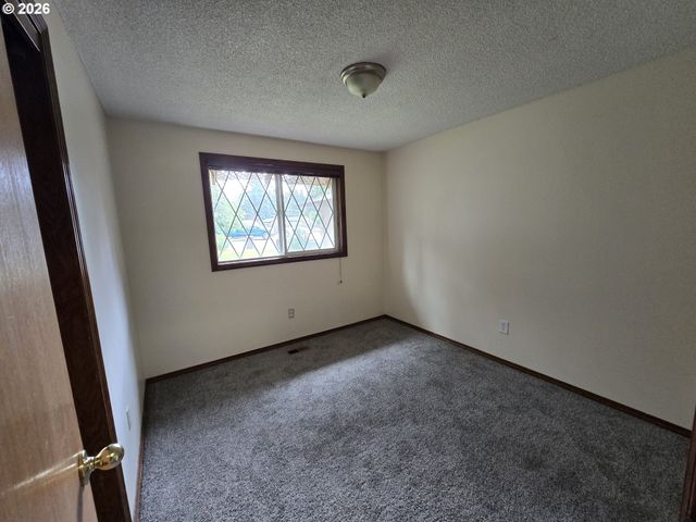15004 Ne 46TH St, Vancouver, WA 98682