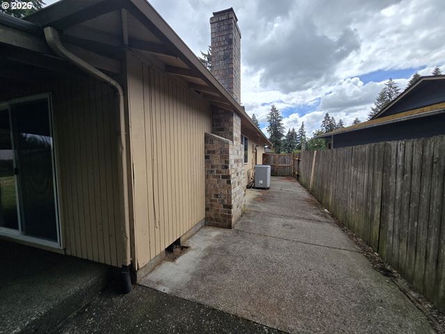 15004 Ne 46TH St, Vancouver, WA 98682
