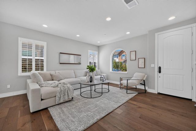 5502 Clove Hitch Loop, Fremont, CA 94555