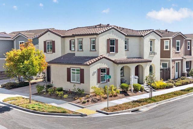 5502 Clove Hitch Loop, Fremont, CA 94555