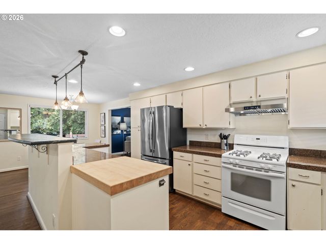 12585 Sw 128TH Ave, Tigard, OR 97223