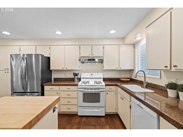 12585 Sw 128TH Ave, Tigard, OR 97223