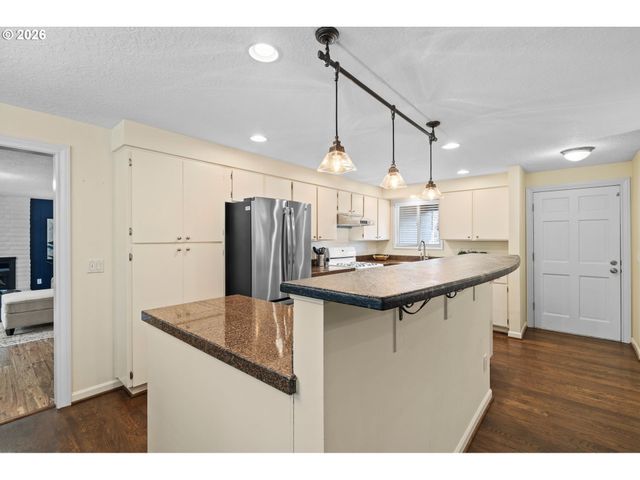 12585 Sw 128TH Ave, Tigard, OR 97223