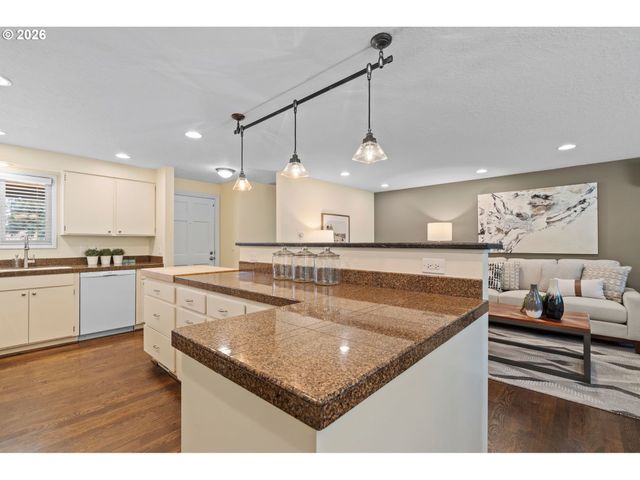 12585 Sw 128TH Ave, Tigard, OR 97223