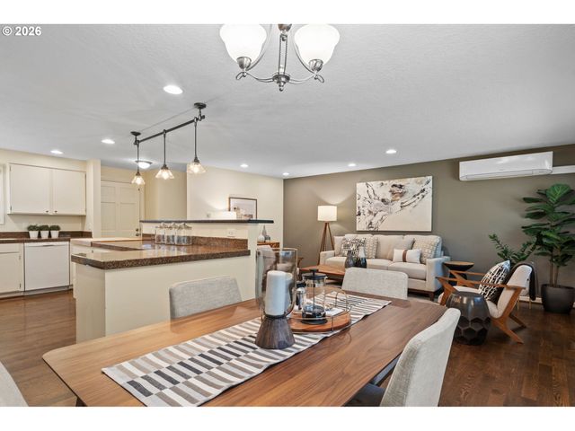 12585 Sw 128TH Ave, Tigard, OR 97223