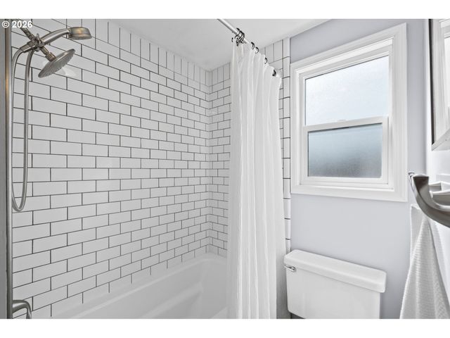 12585 Sw 128TH Ave, Tigard, OR 97223