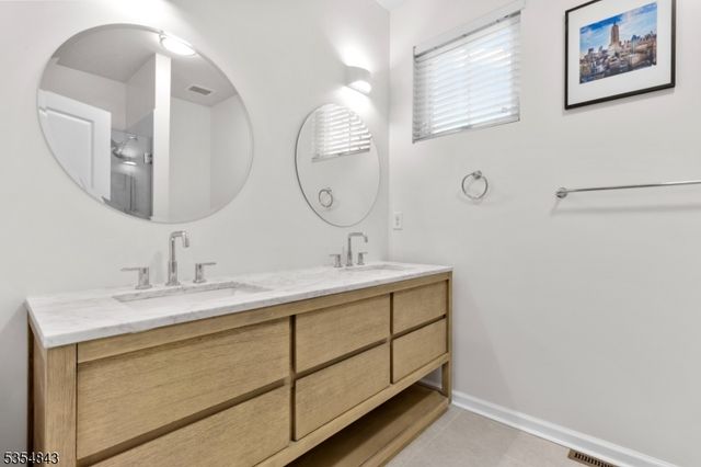 505 Lopez Ln, Morris Plains Boro, NJ 07950