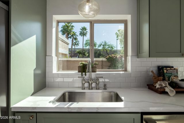 918 W BARBADOS Drive, Gilbert, AZ 85233