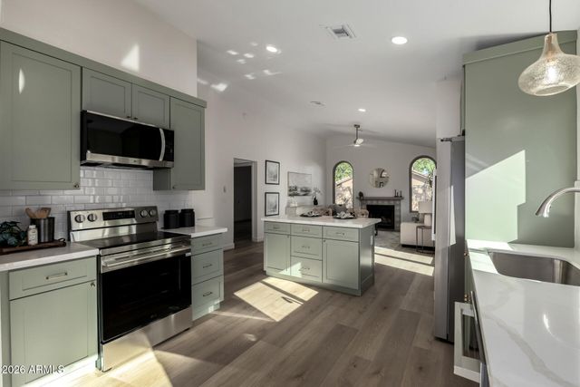 918 W BARBADOS Drive, Gilbert, AZ 85233