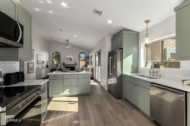 918 W BARBADOS Drive, Gilbert, AZ 85233