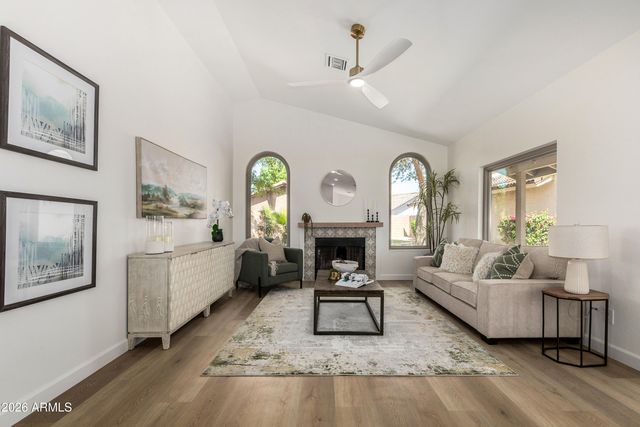 918 W BARBADOS Drive, Gilbert, AZ 85233