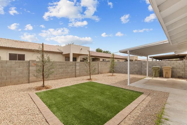 6825 N 81st Lane, Glendale, AZ 85303