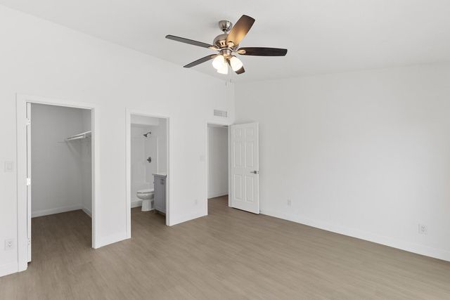 6825 N 81st Lane, Glendale, AZ 85303