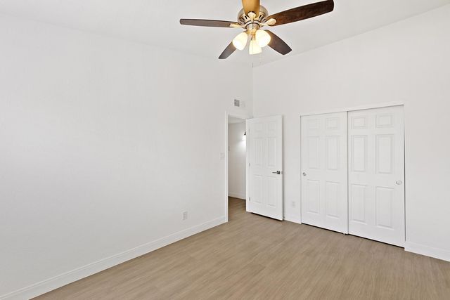 6825 N 81st Lane, Glendale, AZ 85303