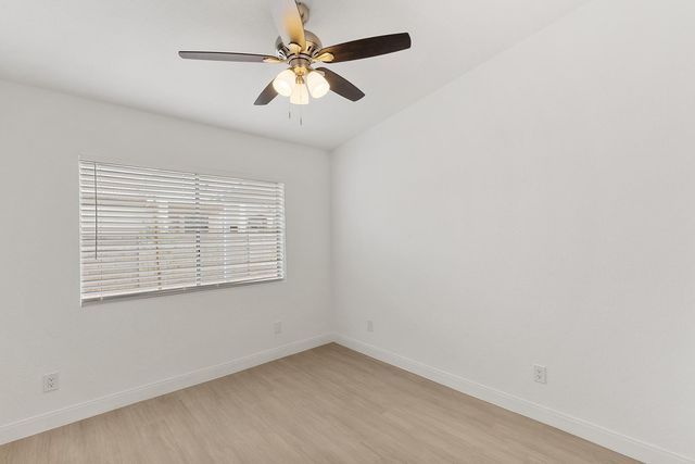 6825 N 81st Lane, Glendale, AZ 85303