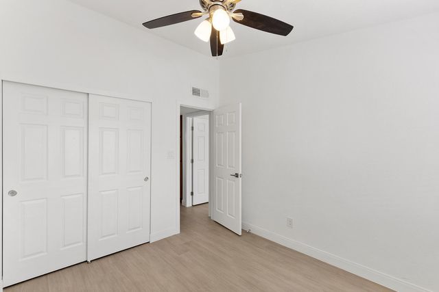 6825 N 81st Lane, Glendale, AZ 85303