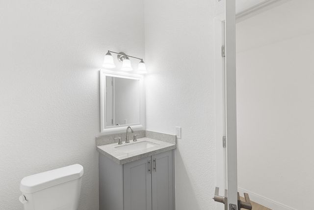 6825 N 81st Lane, Glendale, AZ 85303