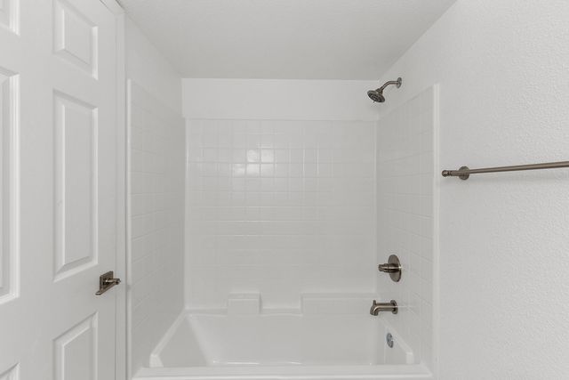 6825 N 81st Lane, Glendale, AZ 85303