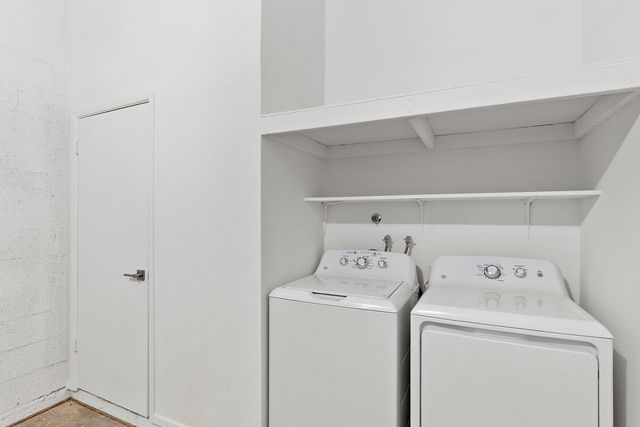 6825 N 81st Lane, Glendale, AZ 85303