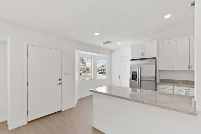 6825 N 81st Lane, Glendale, AZ 85303